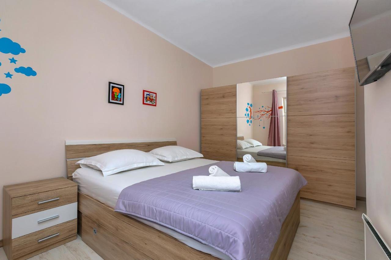 Apartman Montana Makarska Bagian luar foto