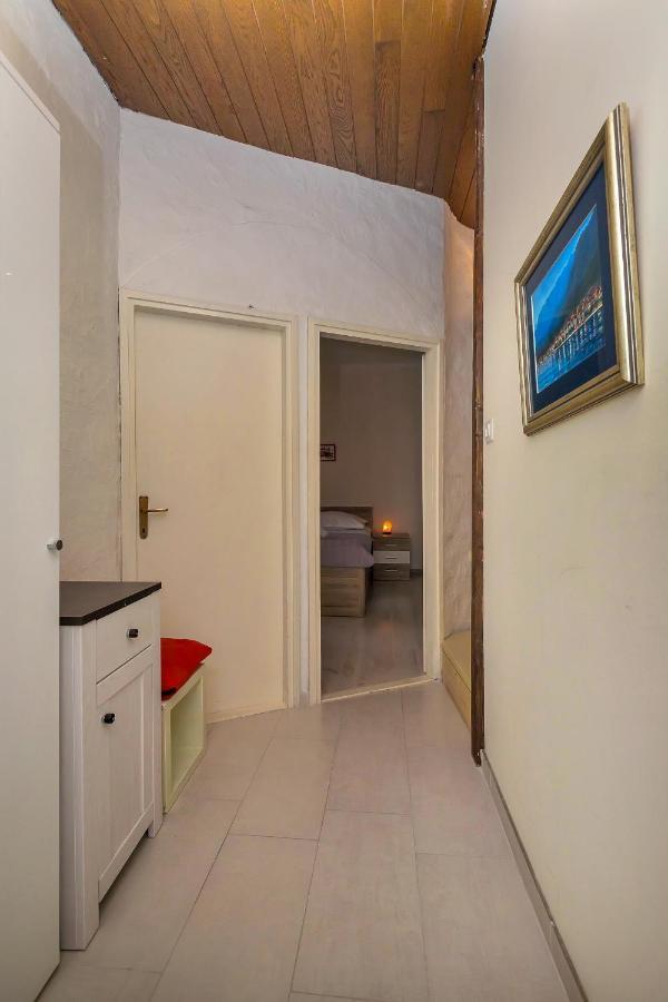 Apartman Montana Makarska Bagian luar foto